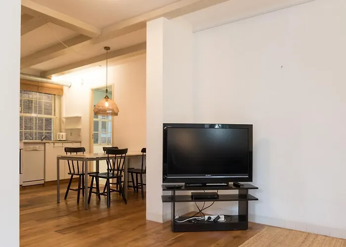 Kloveniers בית אירוח *